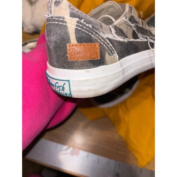 Blowfish Malibu Slip On Sneakers Camouflage Distressed Canvas Women's Size 10 - Picture 6 of 7